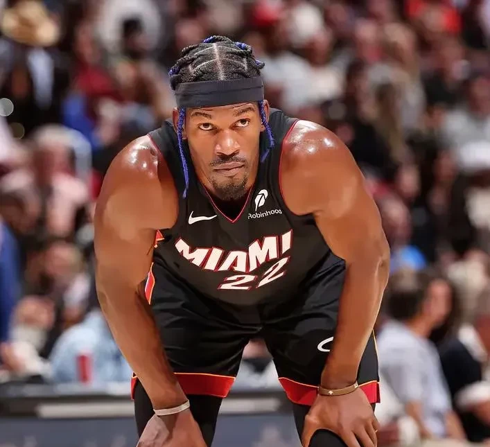 巴特勒意外战胜西班牙队,比赛规则变更引爆全场! 巴特勒意外战胜西班牙队,比赛规则变更引爆全场!