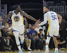 Uzi巅峰对决，库里与50激战掘金分钟，逆转胜负难料！的简单介绍